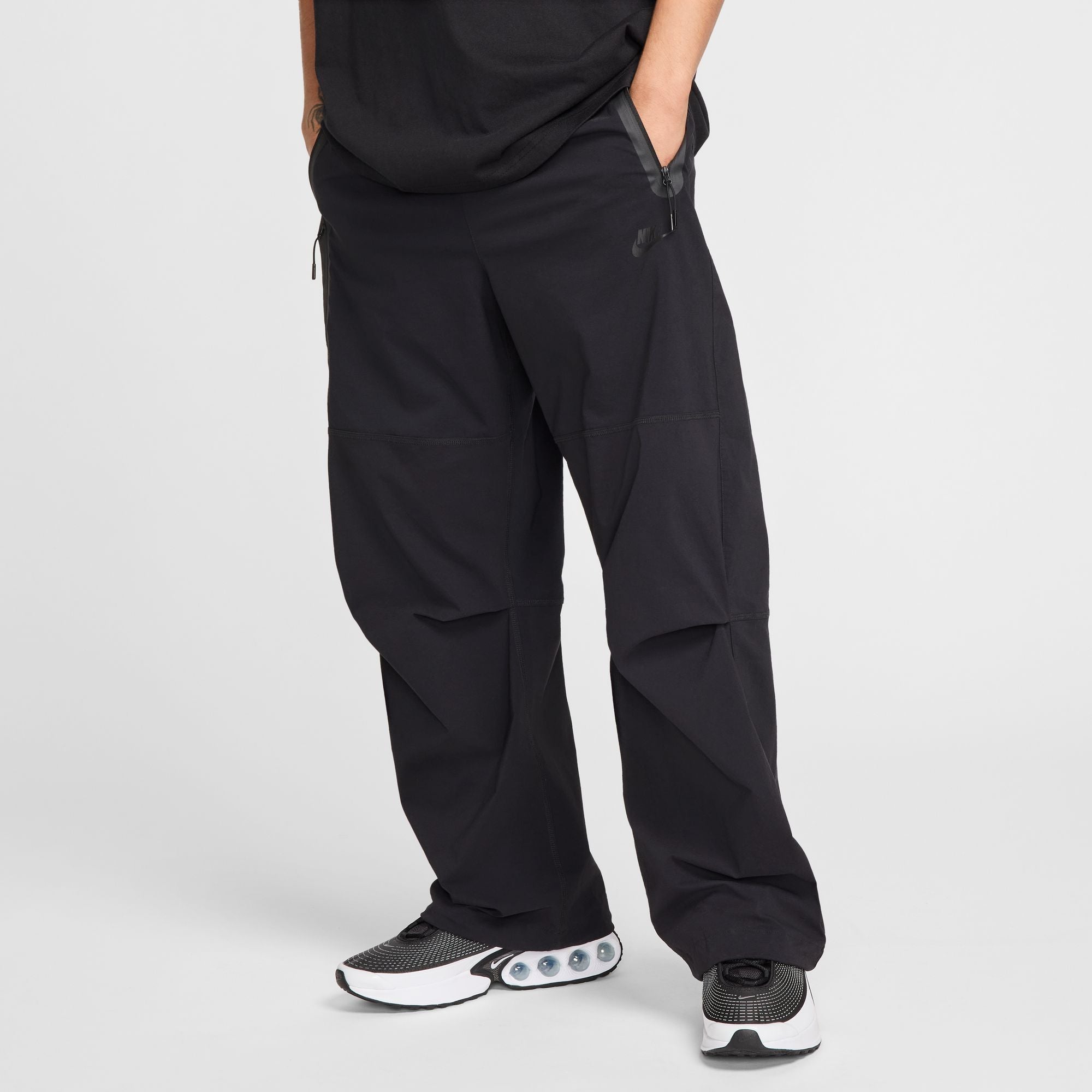 Nike Tech Men's Woven Oversized Pants : Black (10/3) – arts - rec